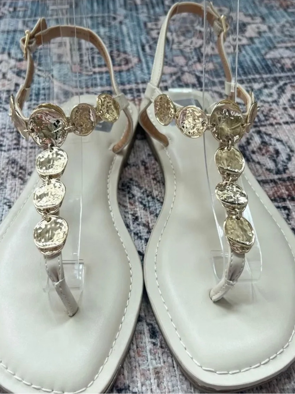 NEW Dolce Vita Jorjie Neutral T-Strap Sandals Hammered Gold in size 10